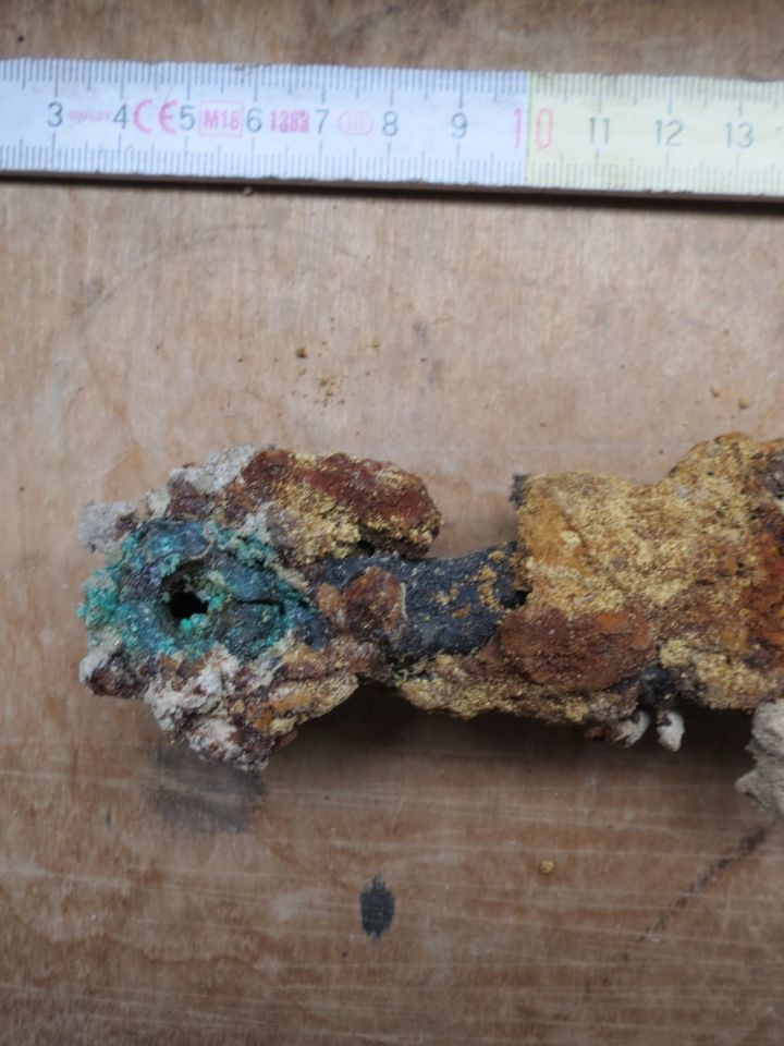 Ép golyóöntő fogó az omladékból