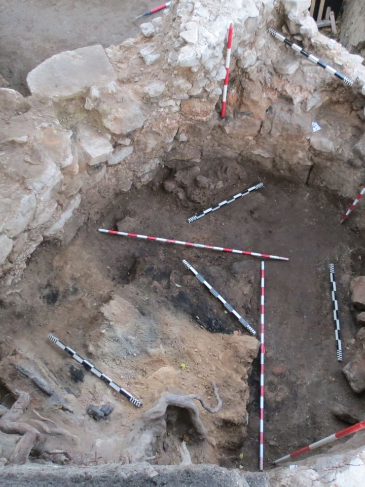 A torony omladéka felülnézetből