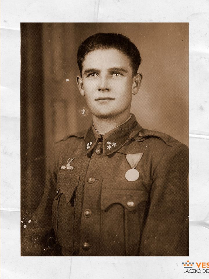 Határvadász szakaszvezető1939 M posztózubbonyán 1940 M határvadász csapatjelvénnyel (Földesi Ferenc gyűjteménye)