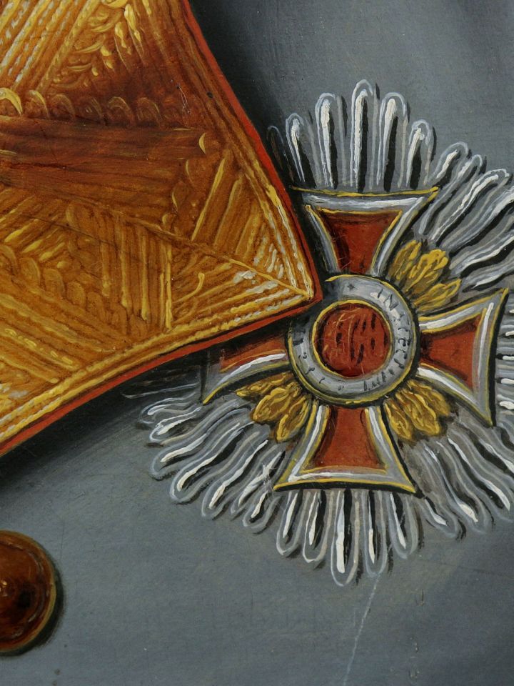 Rainer főherceg Lipót Rend nagykeresztjének csillaga. A keresztszárak között jól látszanak az arany tölgyfa töretek.