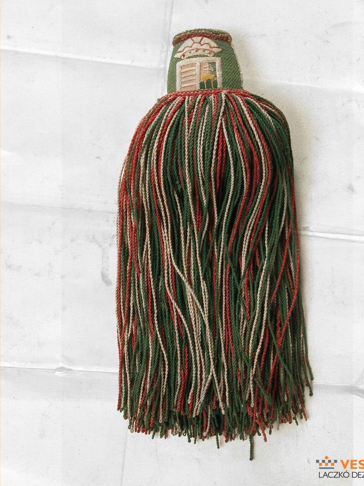 Honvédtiszti szolgálati öv egyik bojtja (Laczkó Dezső Múzeum – Történeti Gyűjtemény ltsz. 86.40.1.)