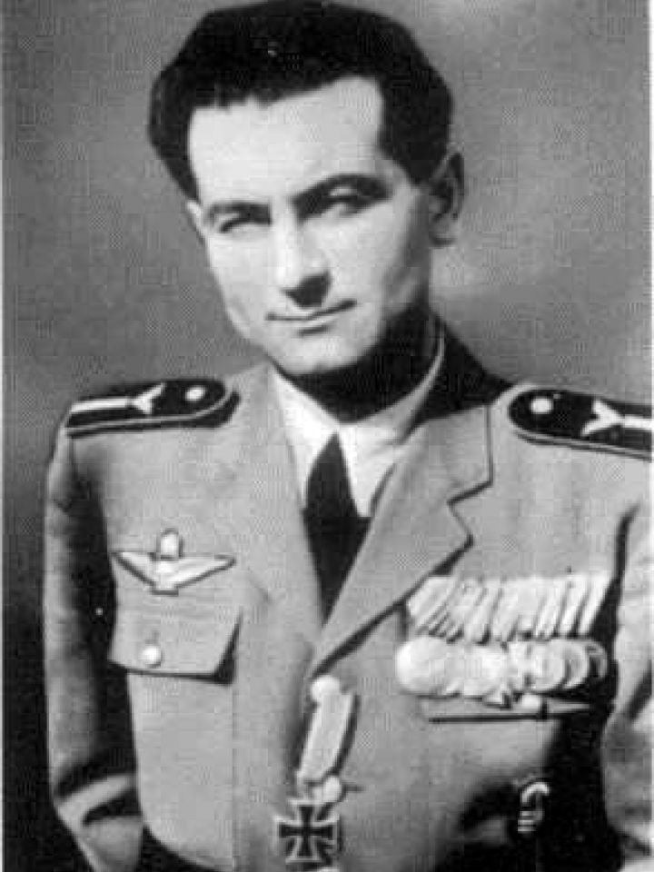 Vitéz Szentgyörgyi Dezső, Magyarország legeredményesebb vadászpilótája (Forrás: www.vitézirend.co.hu)