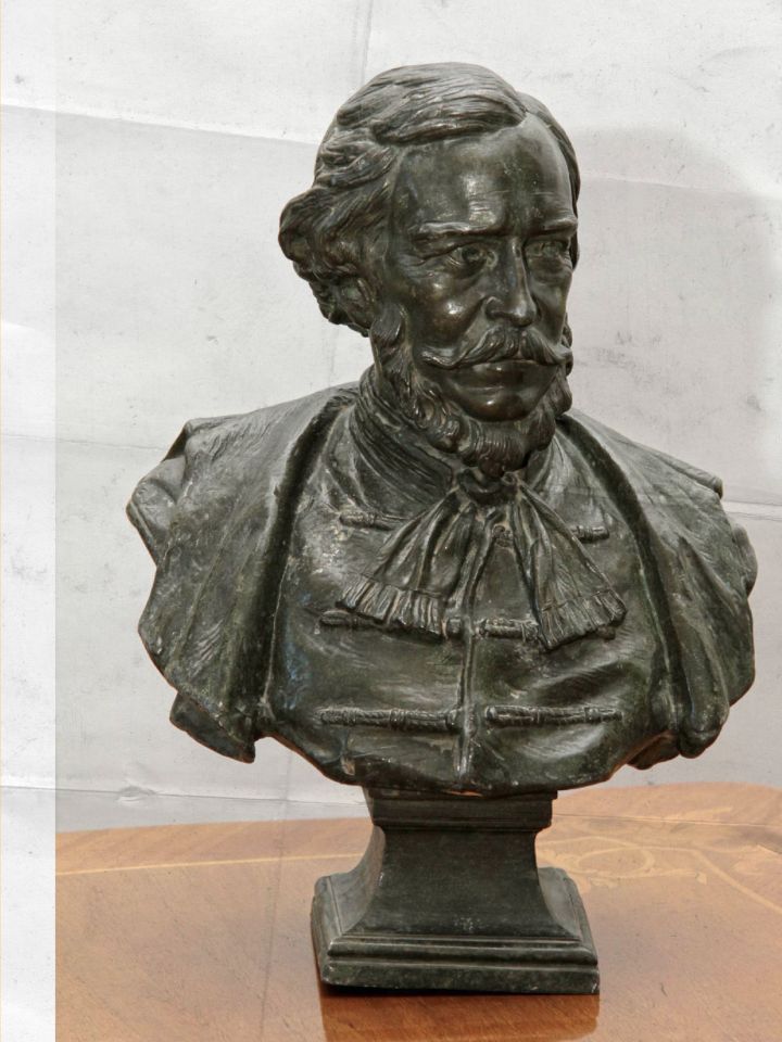 Kossuth Lajos mellszobra, Szécsi Antal alkotása, bronz, öntött, 28x21cm, (ltsz.: 53.2.1.; Képzőművészeti Gyűjtemény.)