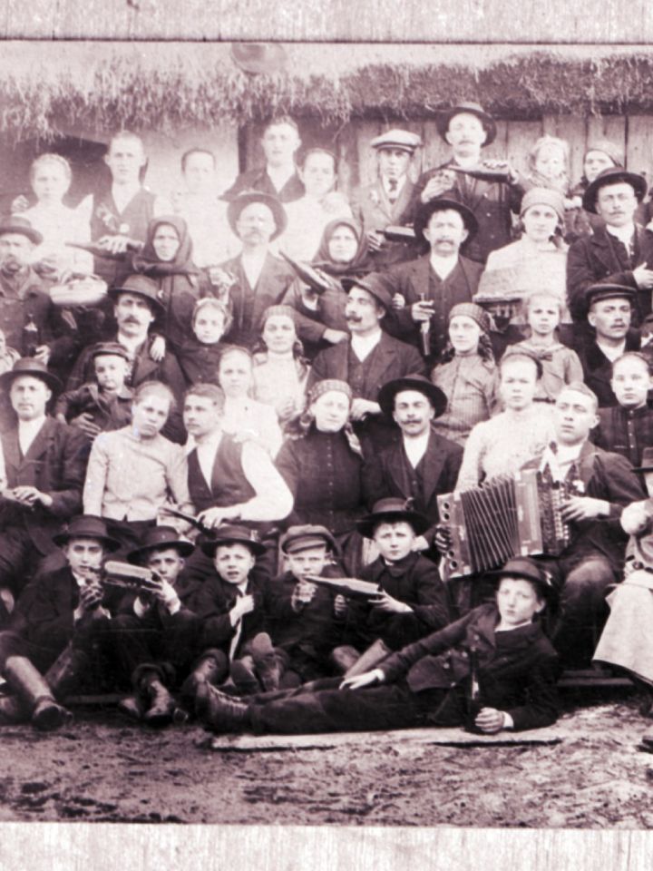 Esküvői csoportkép Városlőd 1922