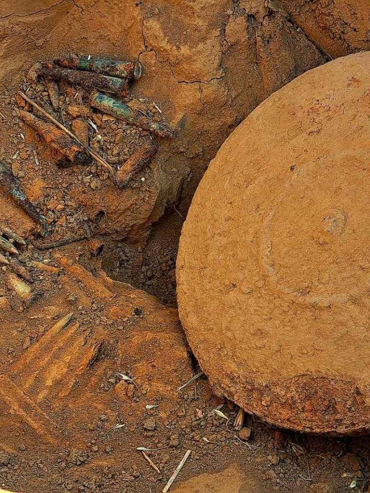 A szovjet 7.62x54R Moszin Nagant lőszerek 5 db-os töltősínben és dobozban lehettek elhelyezve az egykori tüzelőállásban