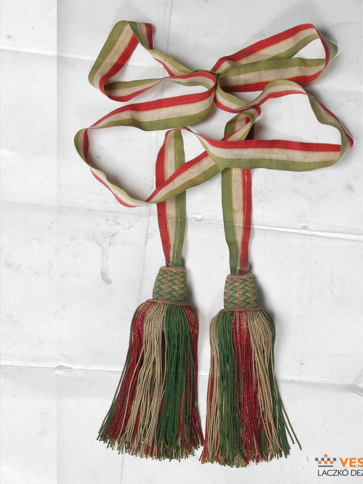 Honvédtiszti szolgálati öv (Laczkó Dezső Múzeum – Iparművészeti Gyűjtemény ltsz. 56.85.)