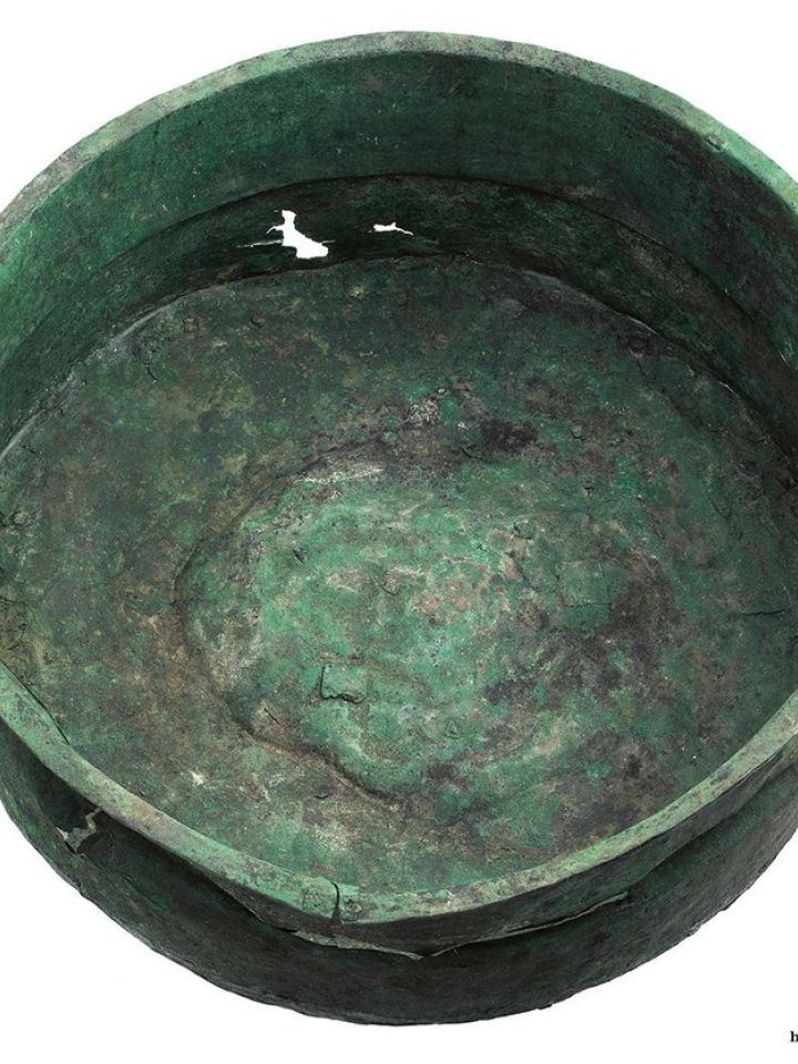 A Seuso kincseket tartalmazó rézüst mint analógia