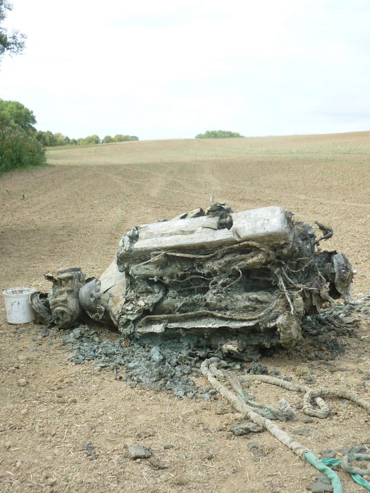 Dudar szovjet IL 2 csatarepülőgép kiemelt motorja