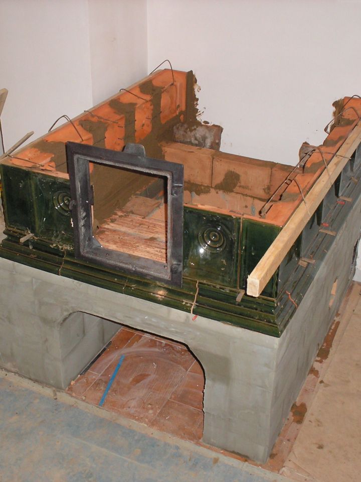 Napjaink lakáskultúrájának ismét részévé vált a már-már státusszimbólumnak számító cserépkályha. 