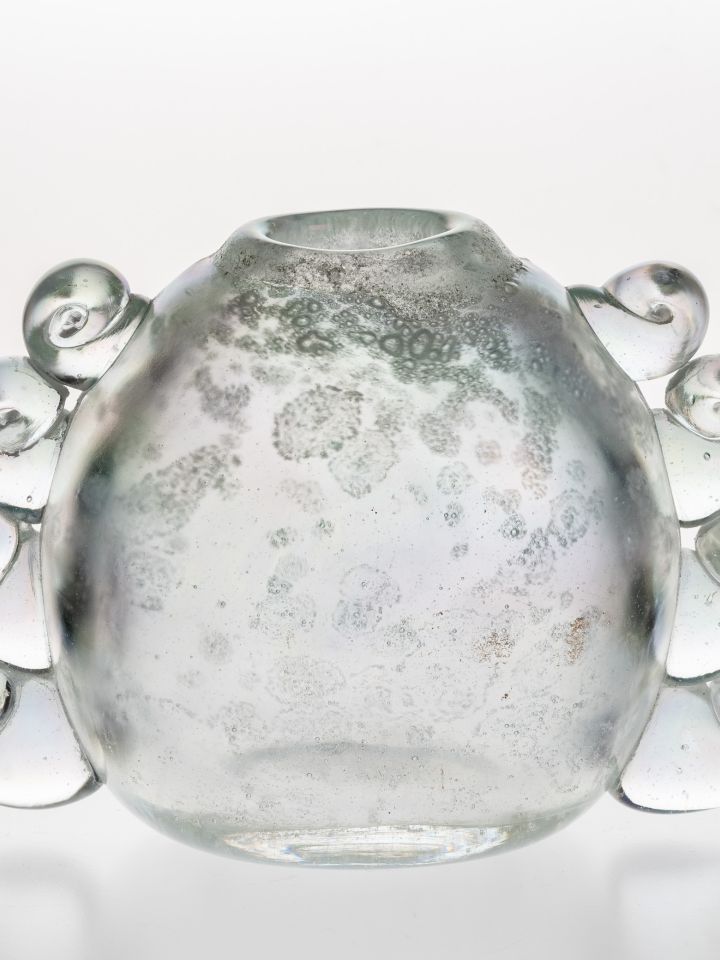 Az LDM műtárgyai a Corning Múzeum 2022-es katalógusában