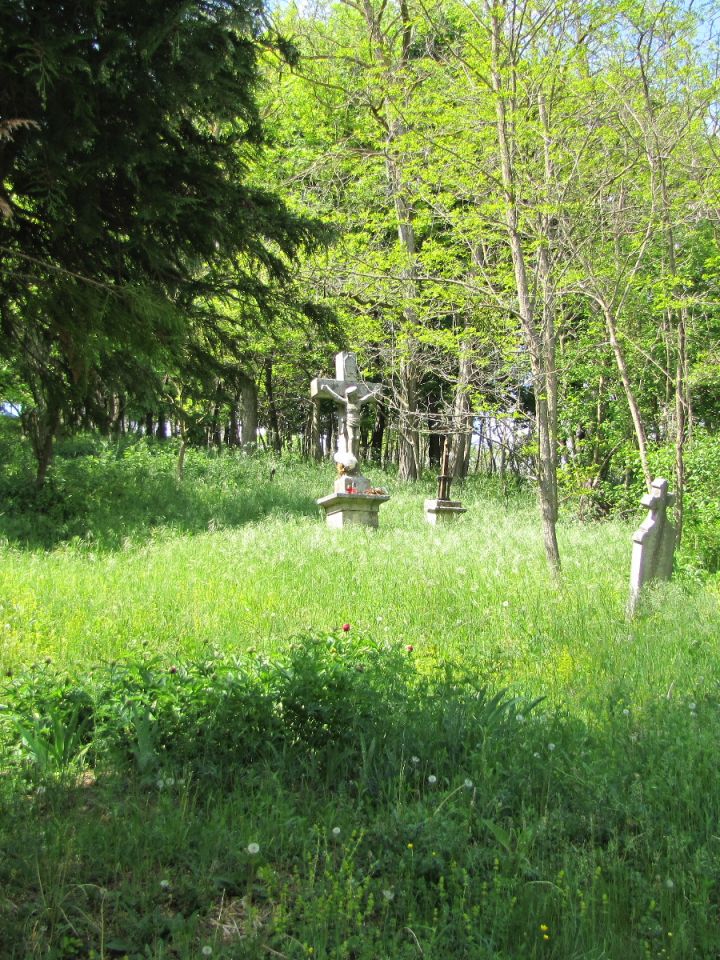 A régi temetőben…