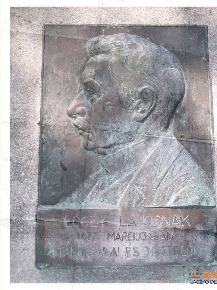 Lóczy Lajos domborműve sírján a Balatonfüred-arácsi temetőben (szerző fotója)