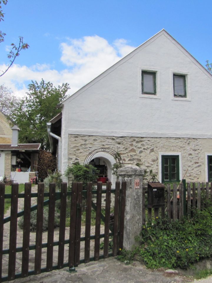  A Völgy sok városi, külföldi látogatót csalogatott a településre, akik közül voltak, akik le is telepedtek a faluban. 