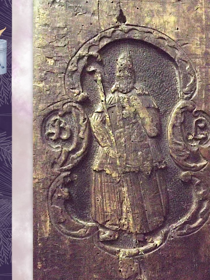 Néprajzi Gyűjteményünkben található ez a Szent Miklóst ábrázoló, bükkfából készített, kádárgyalu (Ltsz: 59.34.1.).Készítés ideje: 1871. A készítés helye: Badacsonytomaj.