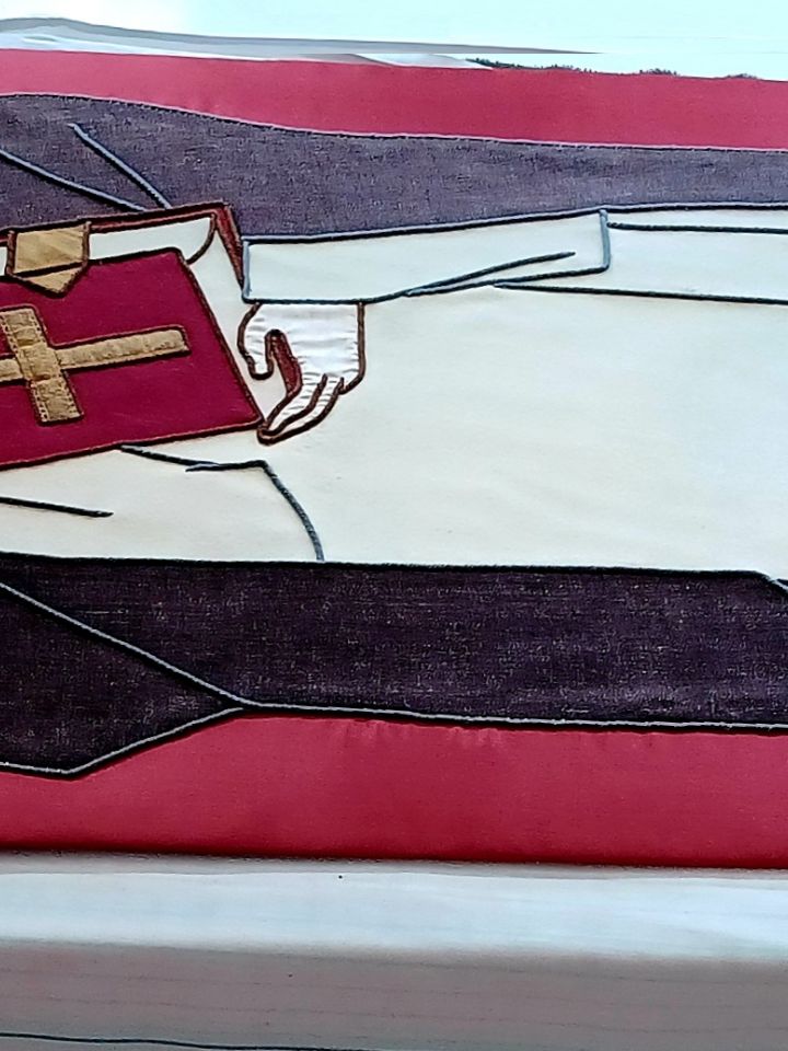 Az új alapra varrva