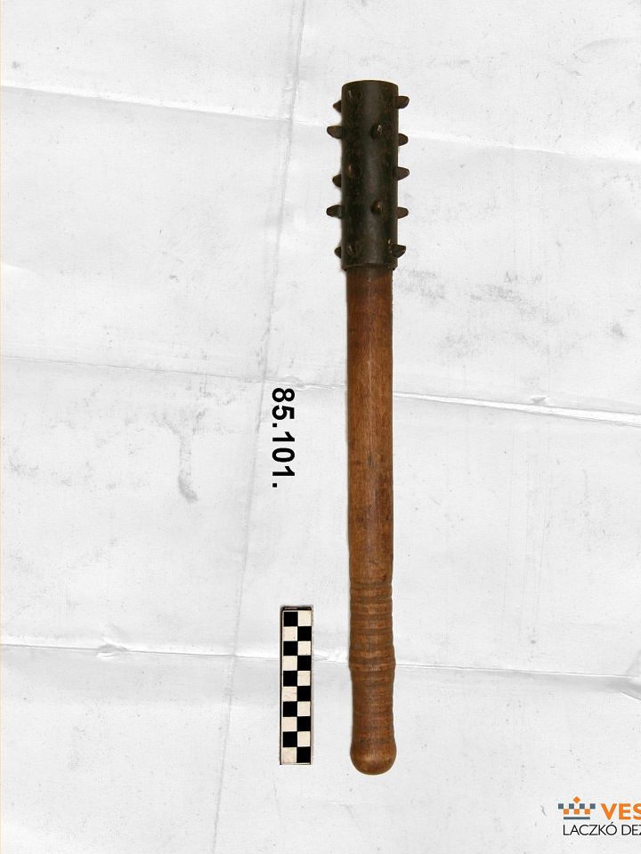 Első világháborús buzogány (Laczkó Dezső Múzeum – Történeti Gyűjtemény ltsz. 85.101.1.).