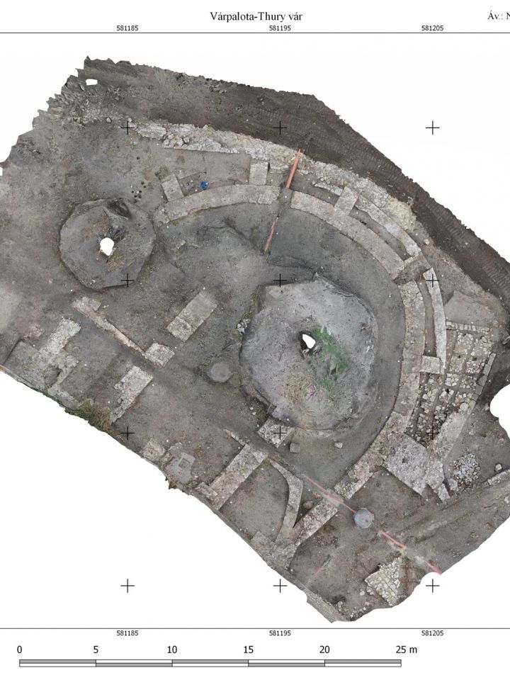 A keleti oldal közepén feltárt rondella ortofotója (Győrffy-Villám Zsombor munkája)