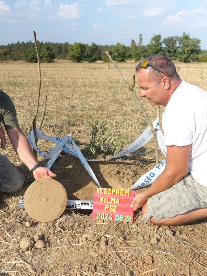 A szovjet gyártmányú 1928 M golyószóró tányértára