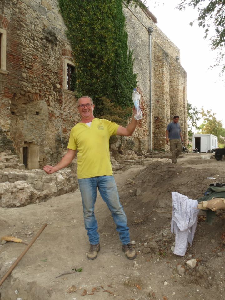 Önkéntesek munkában, vidáman – köszönünk minden segítséget!