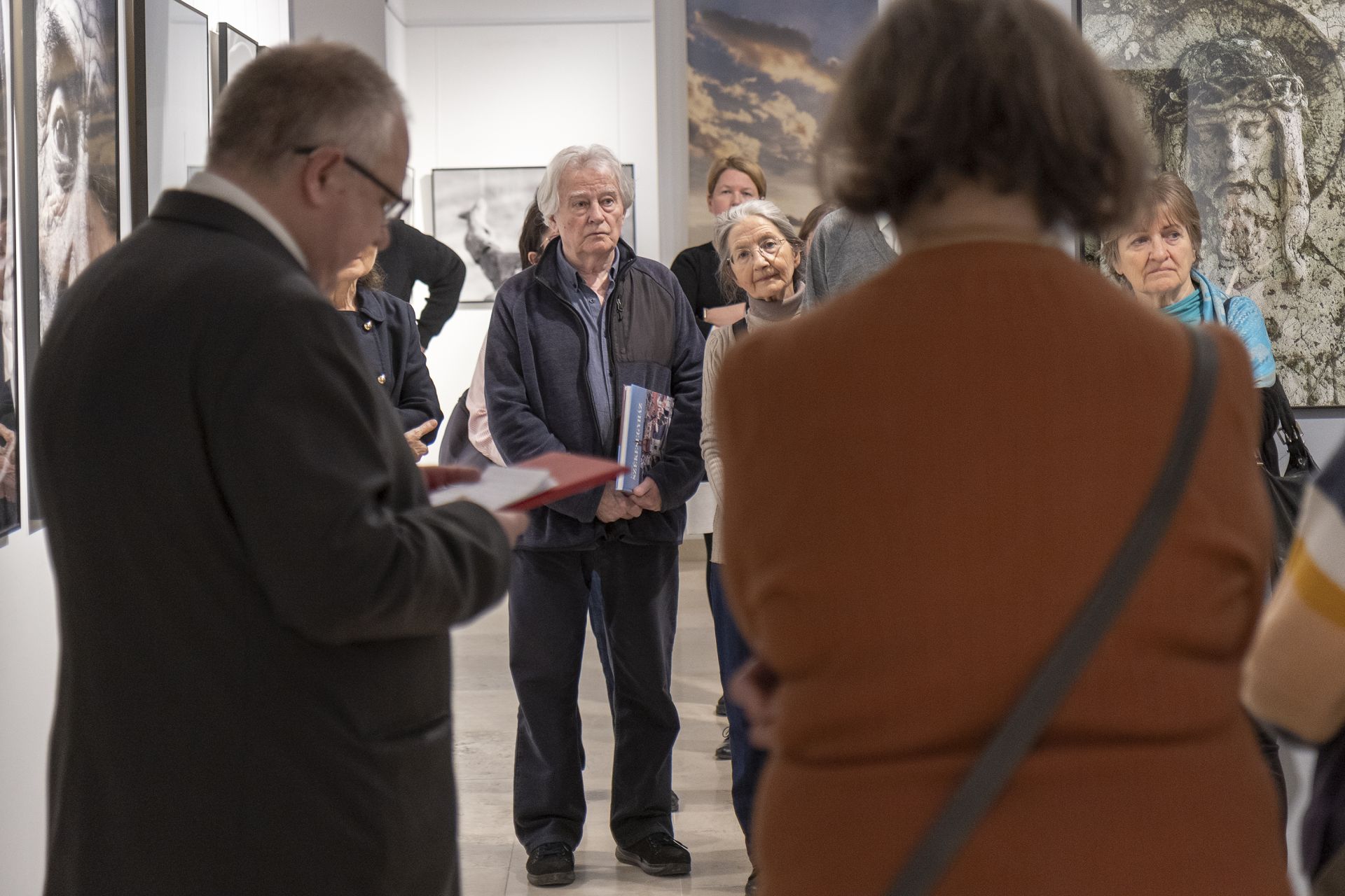 Lukácsi Zoltán tárlatvezetése