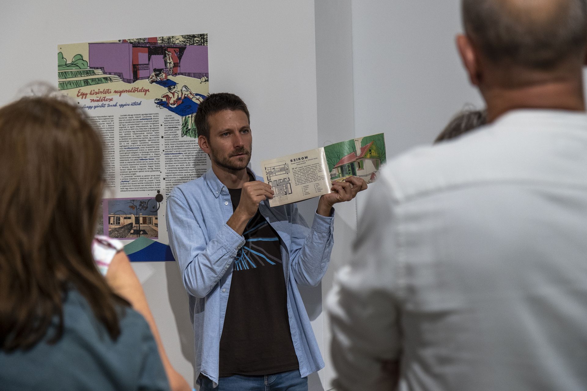 Törő Balázs náprajzos-muzeológus utolsó kurátori tárlatvezetése a kiállításban