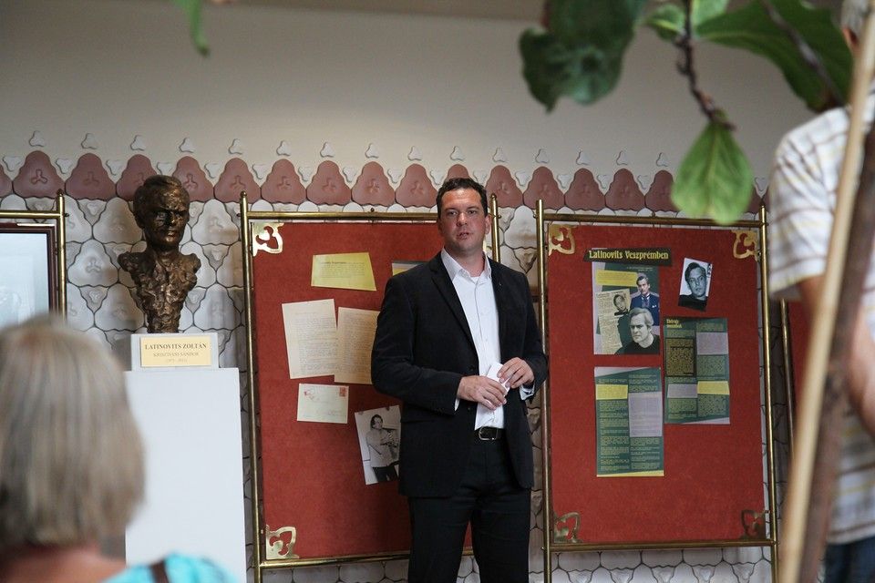 Kovács Áron képviselő - Latinovits kiállítás a  Veszprémi Petőfi Színházban