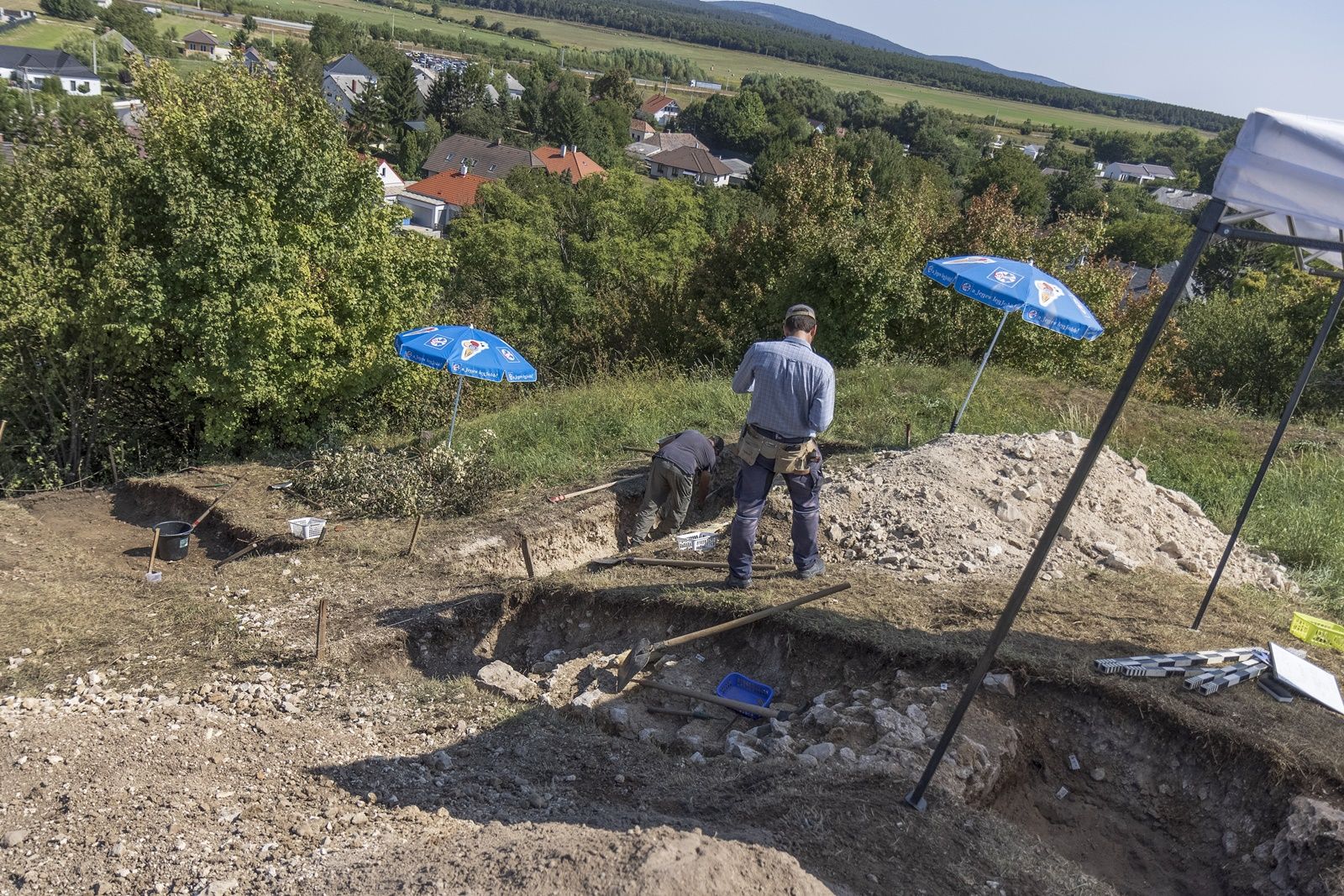 Folyik a kutatás a vár romjai közt