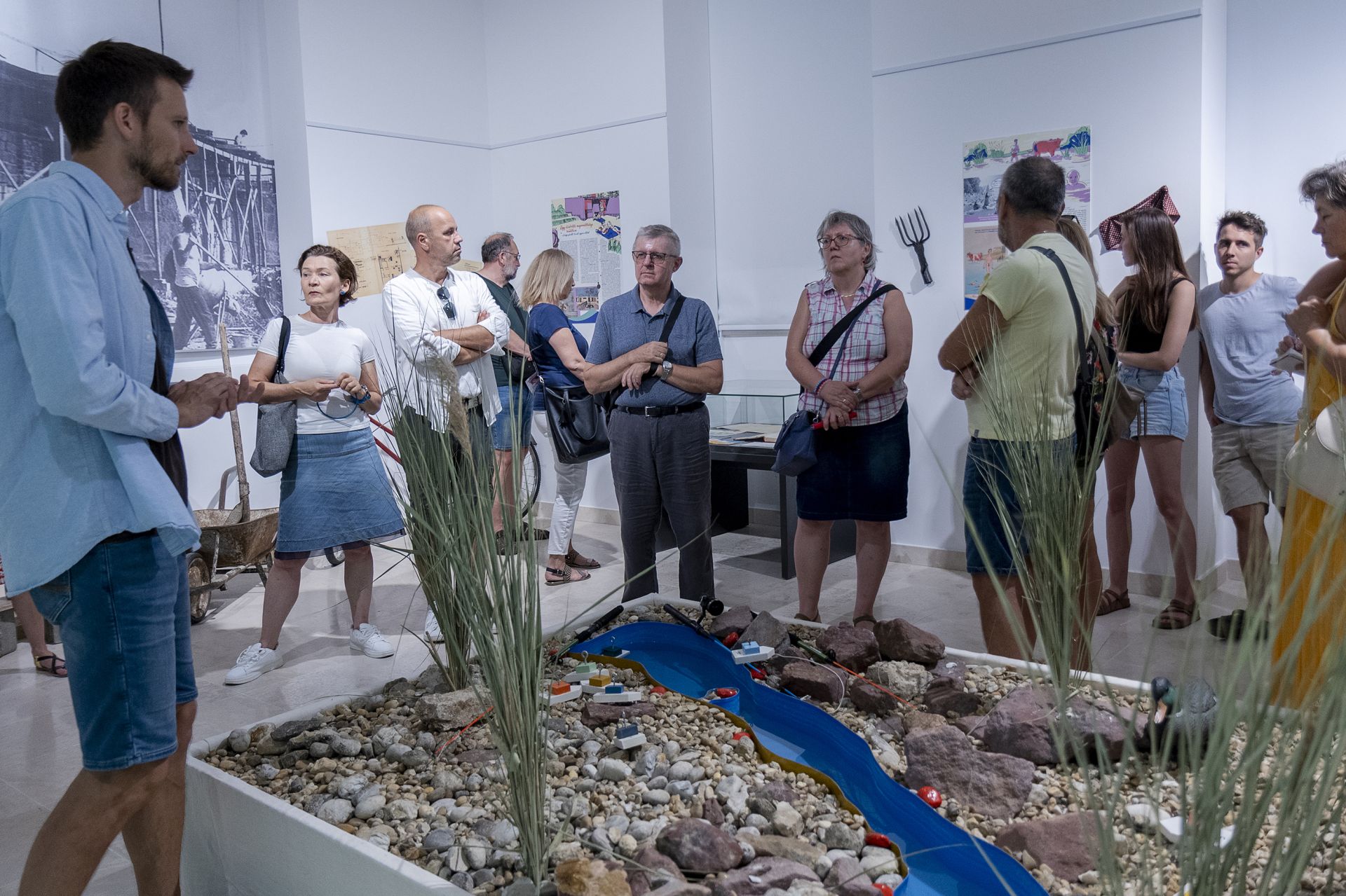 Törő Balázs náprajzos-muzeológus utolsó kurátori tárlatvezetése a kiállításban