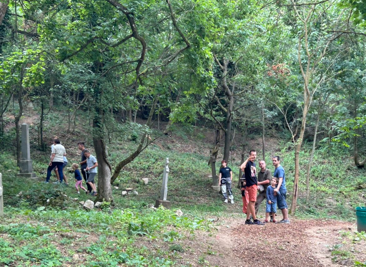 Dörgicse - Törő Balázs bemutatja a temetőt