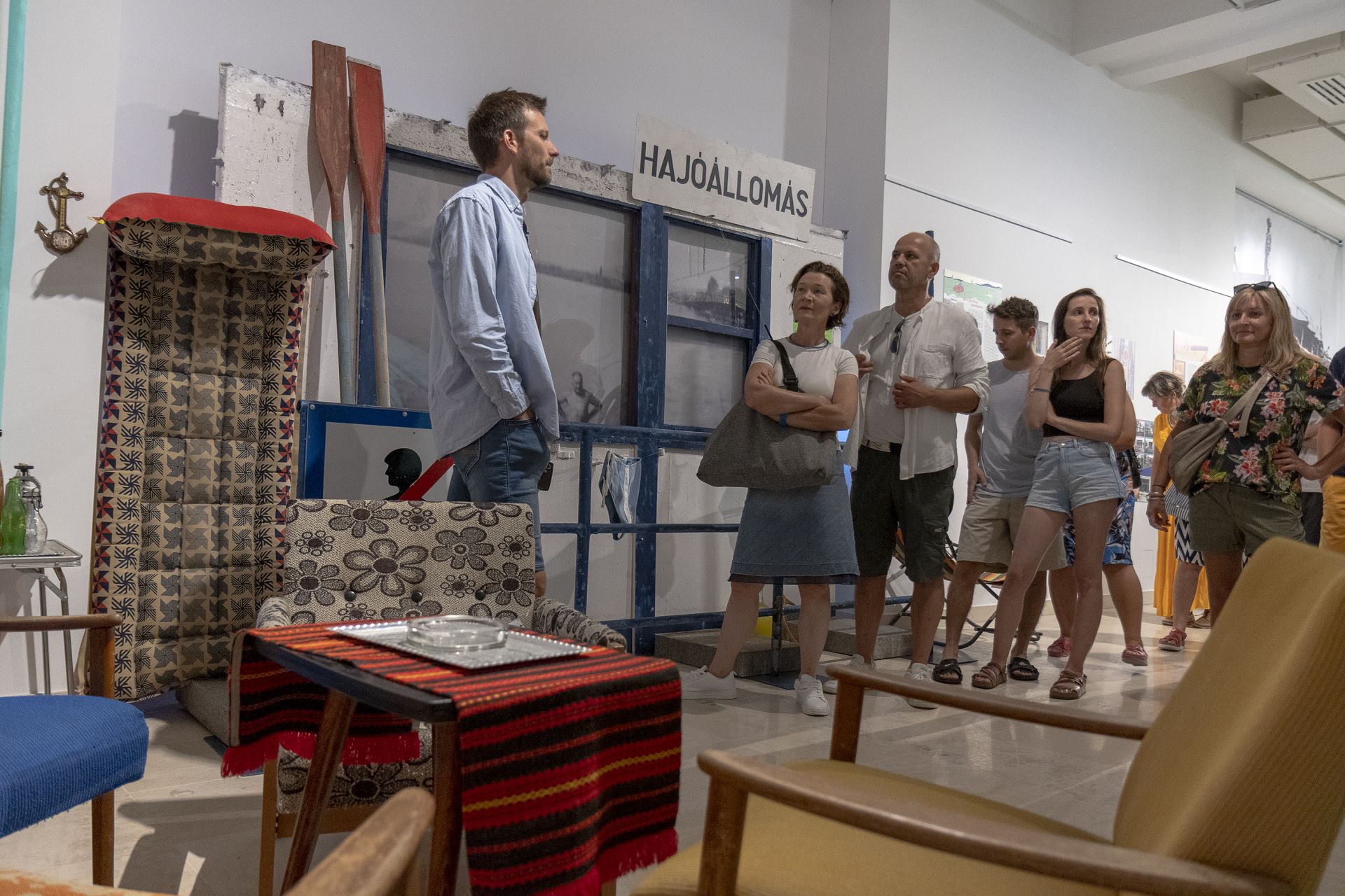 Törő Balázs náprajzos-muzeológus utolsó kurátori tárlatvezetése a kiállításban