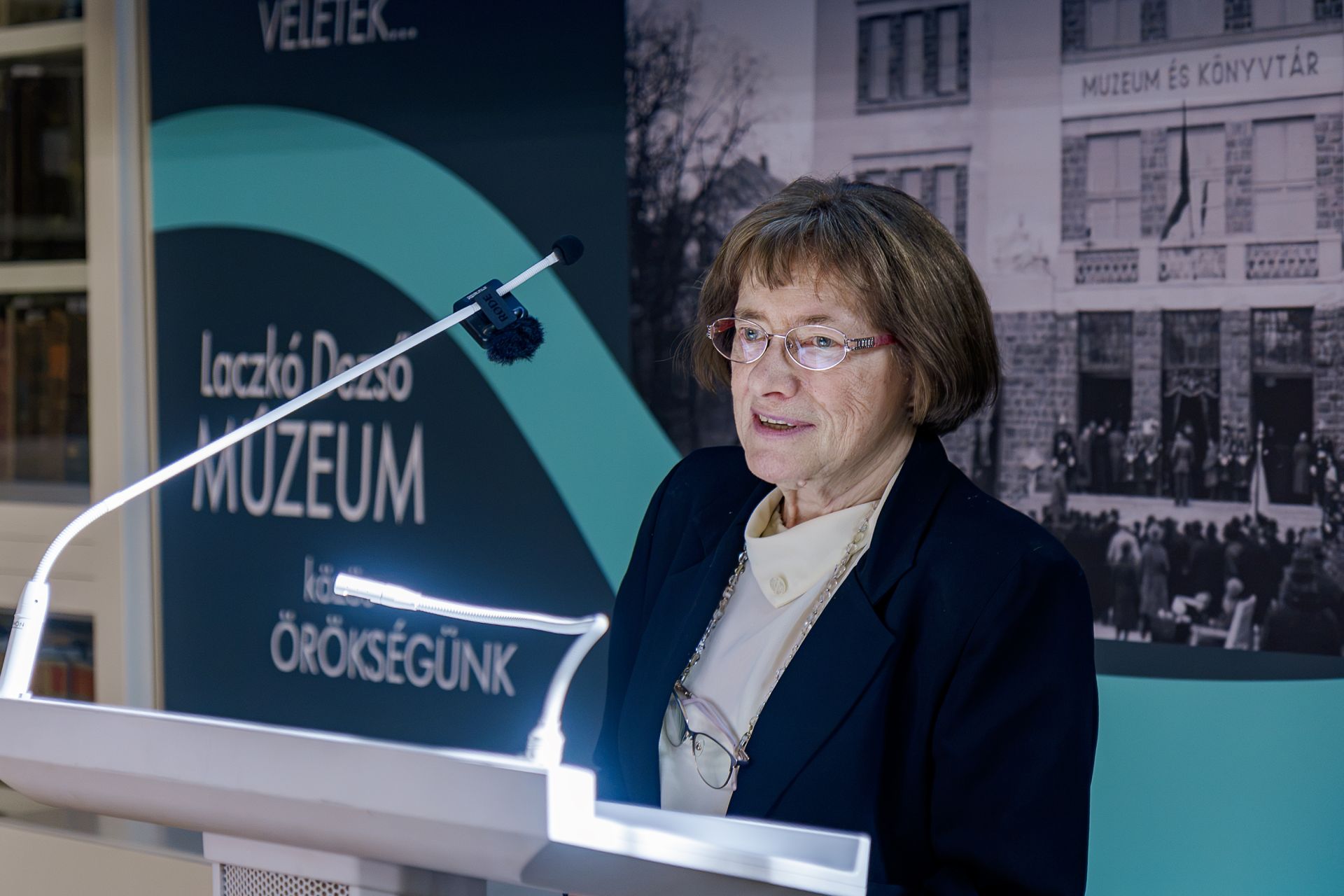 S.Dr. Lackovits Emőke