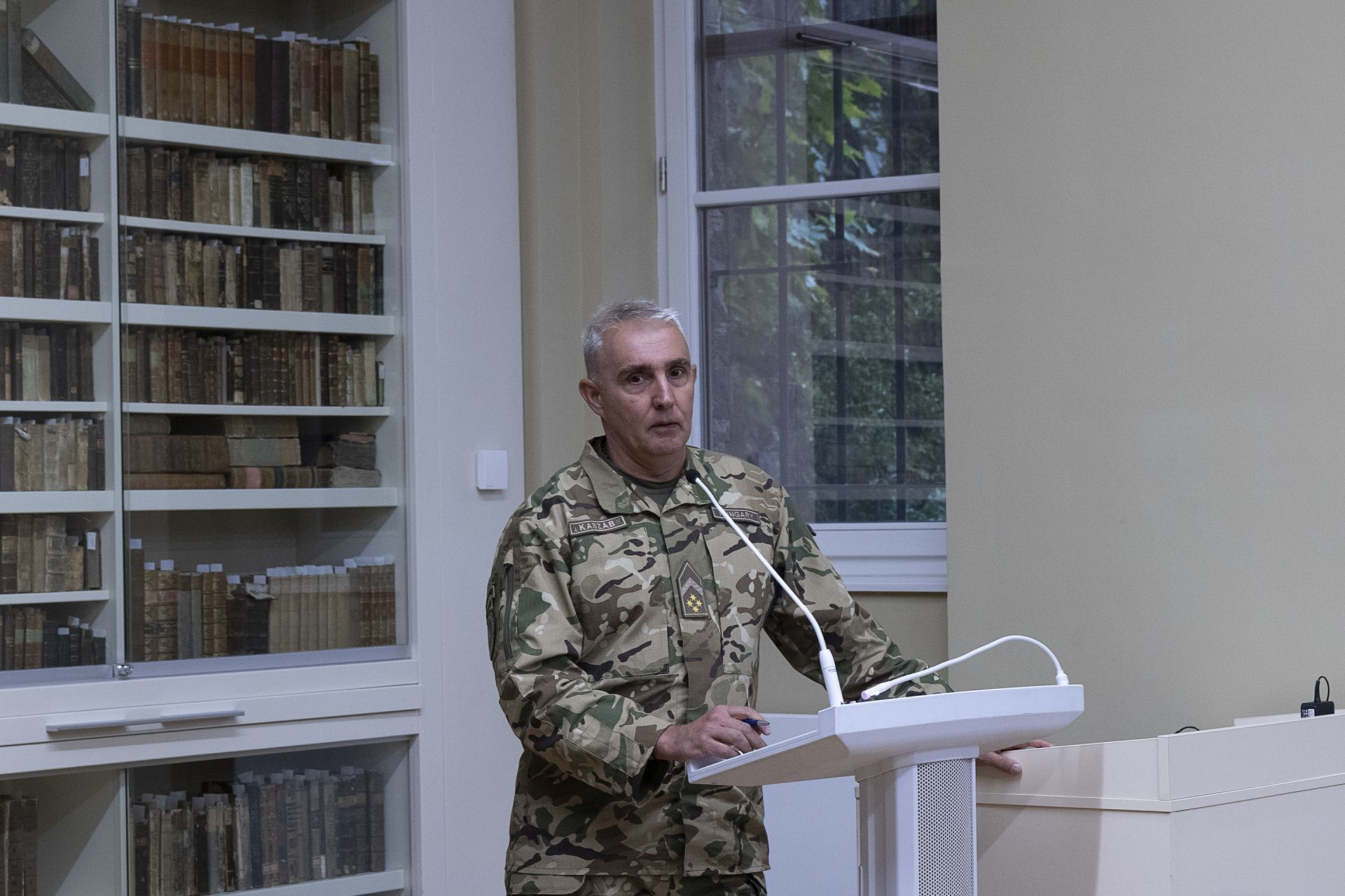 Kaszab Zoltán vezénylőzászlós, a Magyar Honvédség vezénylő zászlósa megnyitó beszéde