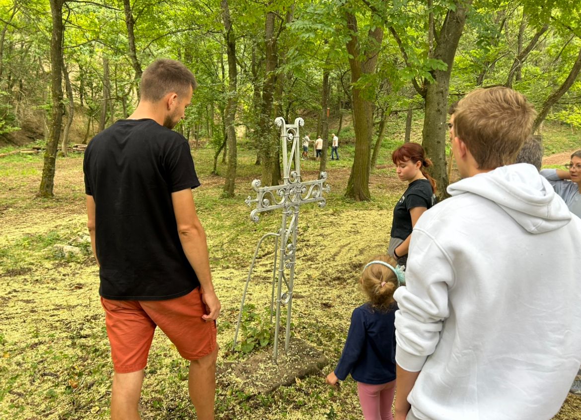 Dörgicse - Törő Balázs bemutatja a temetőt