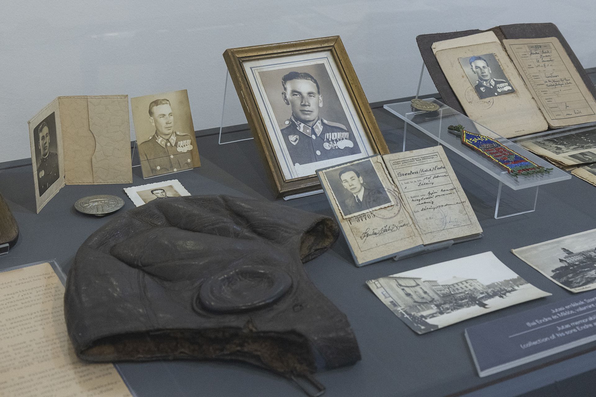 Archív felvételek a kiállításban