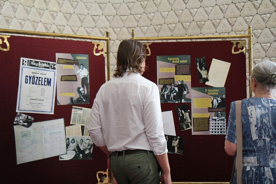 Látogatók - Latinovits kiállítás a  Veszprémi Petőfi Színházban