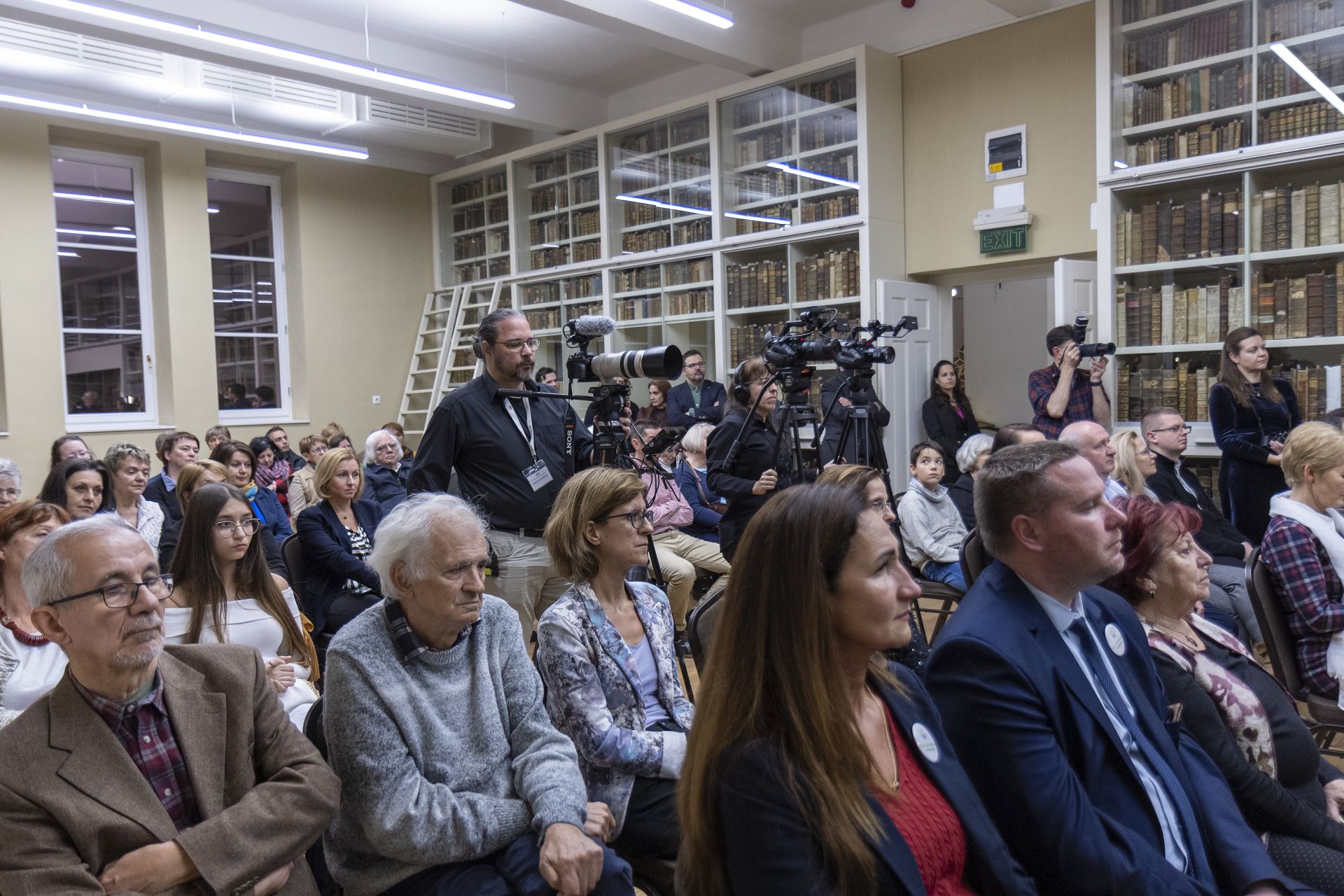 A megnyitó pillanatai