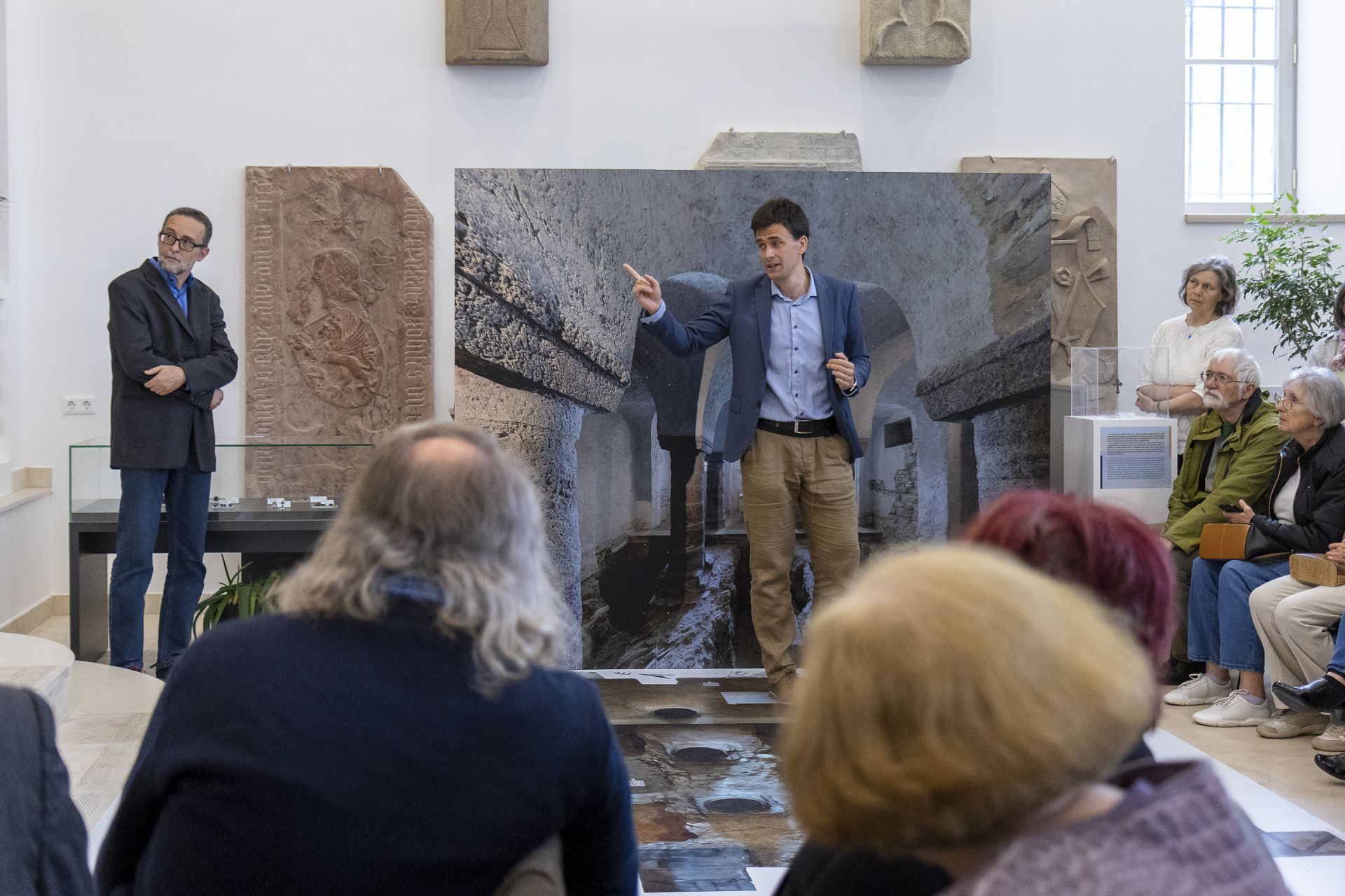 Nagy Szabolcs Balázs tárlatvezetése 