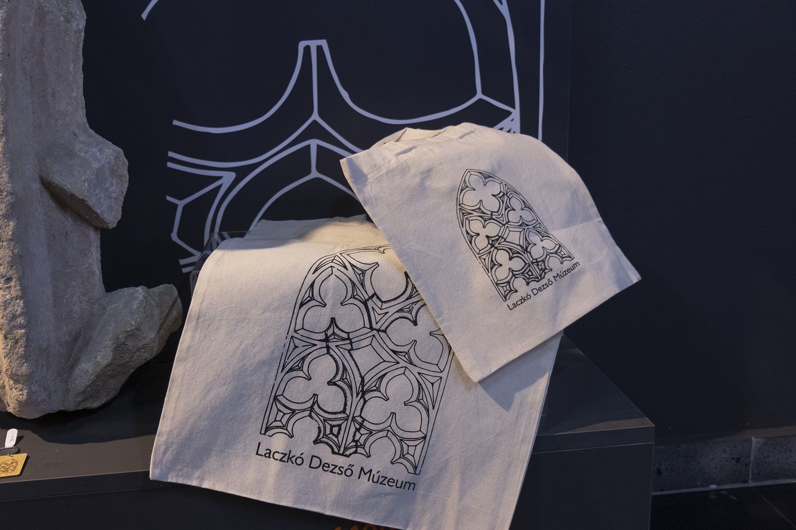 A Hősök Kapuja mintája alapján készült zsák