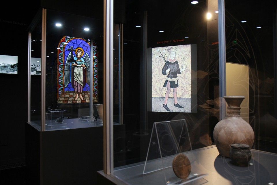 Hősök Kincsei - kiállítás enteriőr