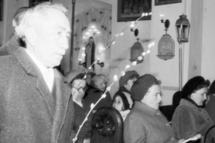 Templomi körmenet frissen szentelt barkaágakkal. Róka Lajos felvétele